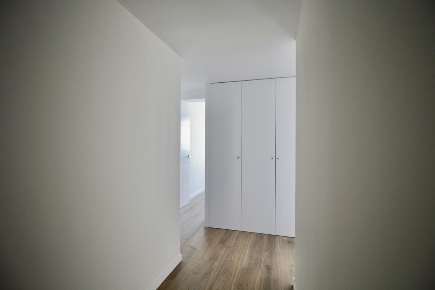 Elegante apartamento con vistas al mar.