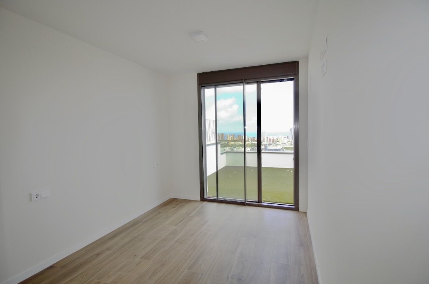 Elegante apartamento con vistas al mar.