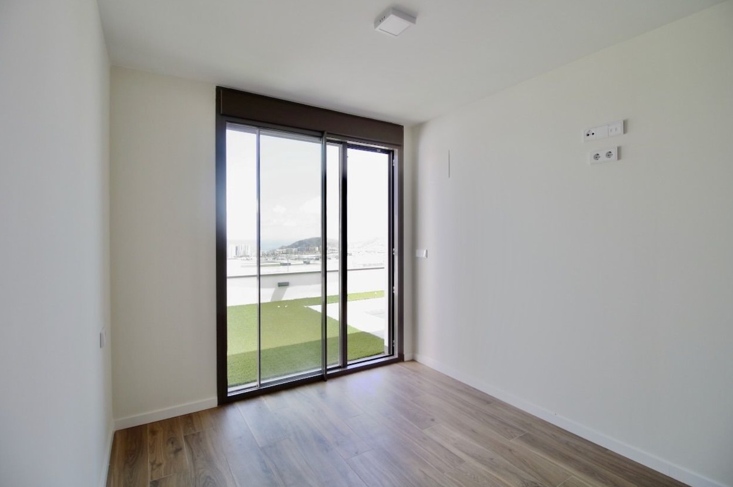 Elegante apartamento con vistas al mar.