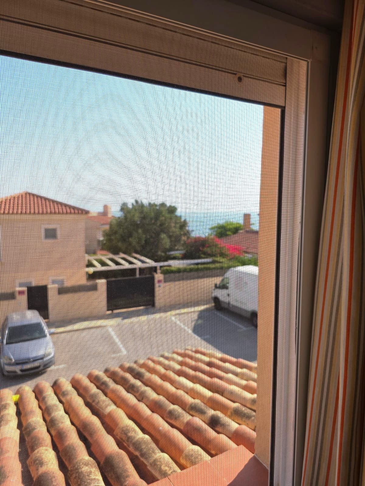 Casa adosada en Gran Alacant con 3 habitaciones y piscina privada .
