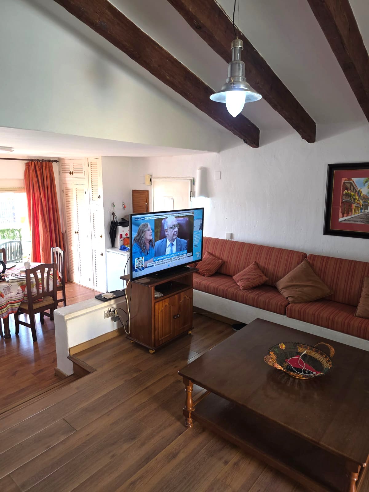 Casa adosada en Gran Alacant con 3 habitaciones y piscina privada .