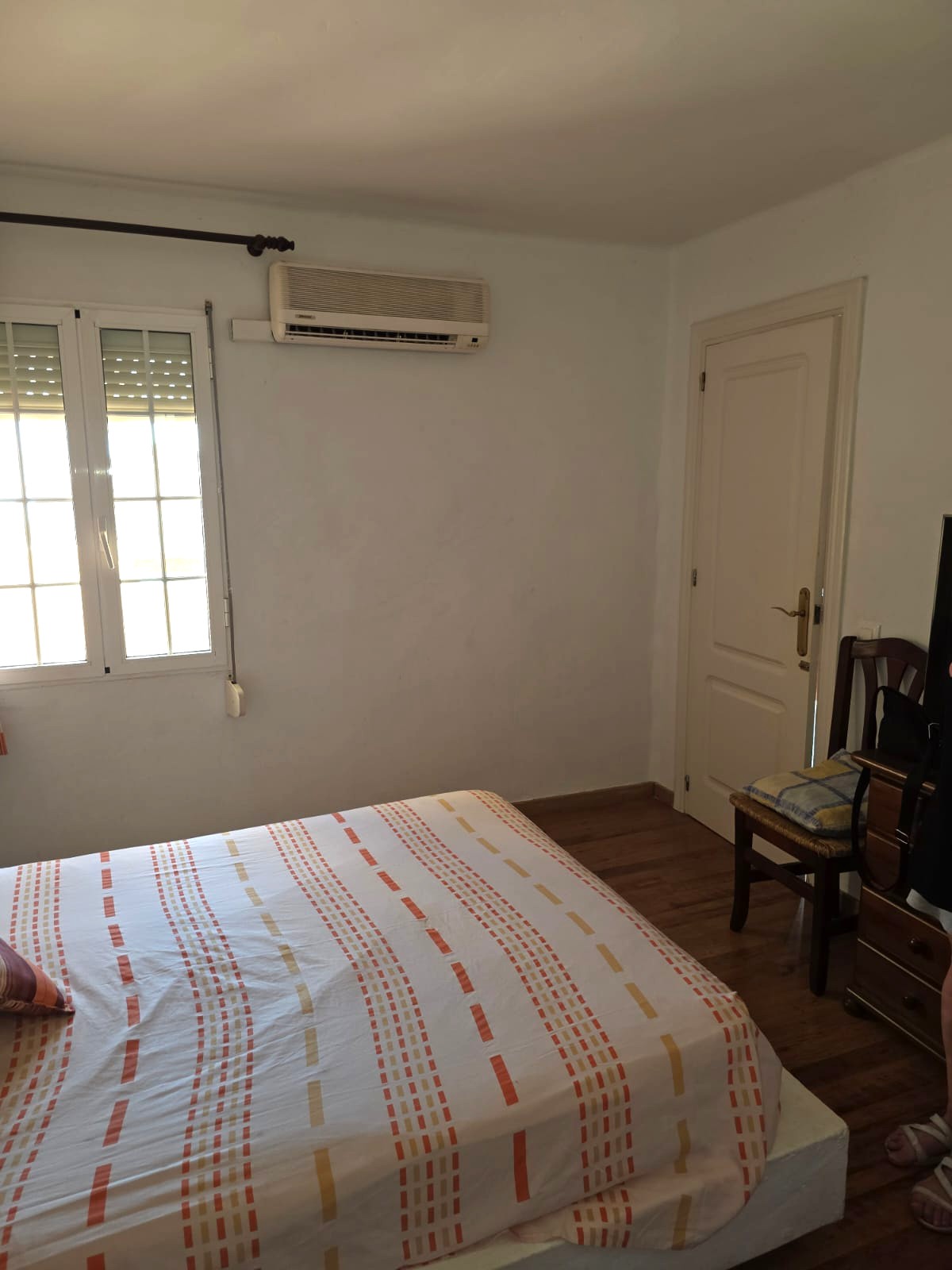 Casa adosada en Gran Alacant con 3 habitaciones y piscina privada .