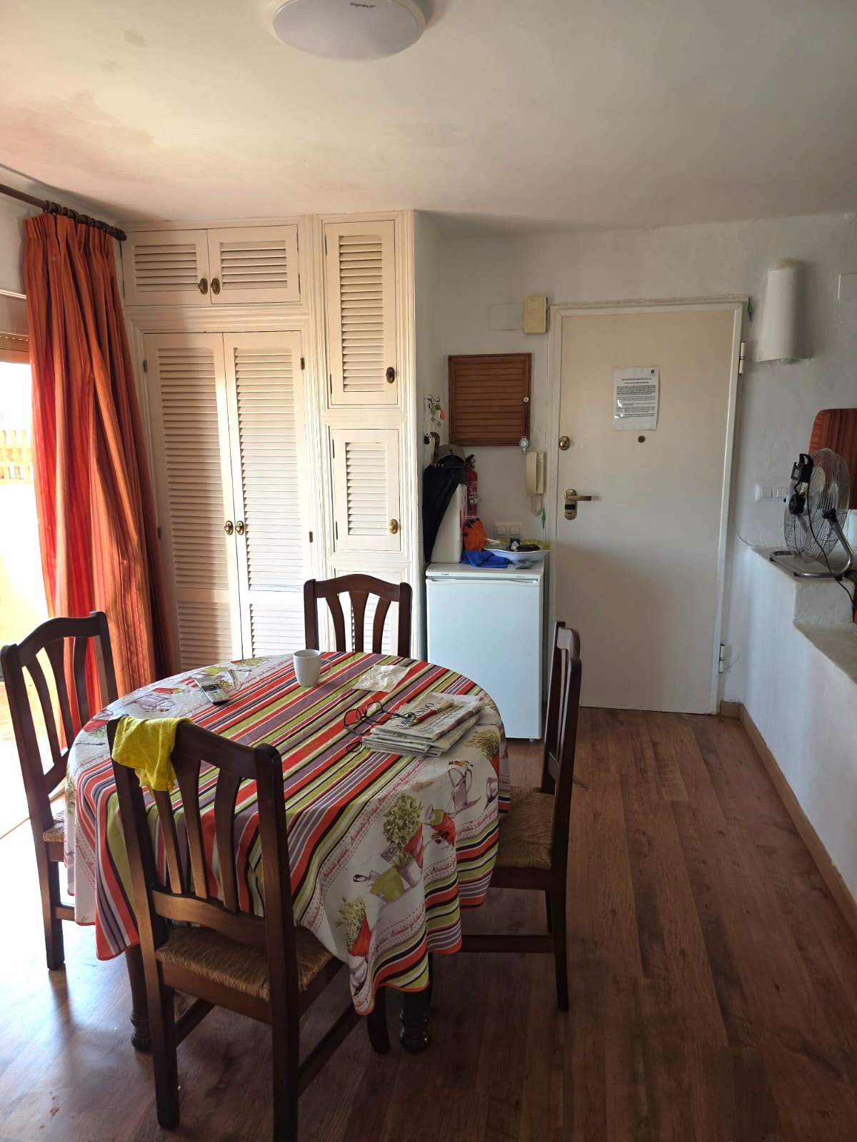Casa adosada en Gran Alacant con 3 habitaciones y piscina privada .