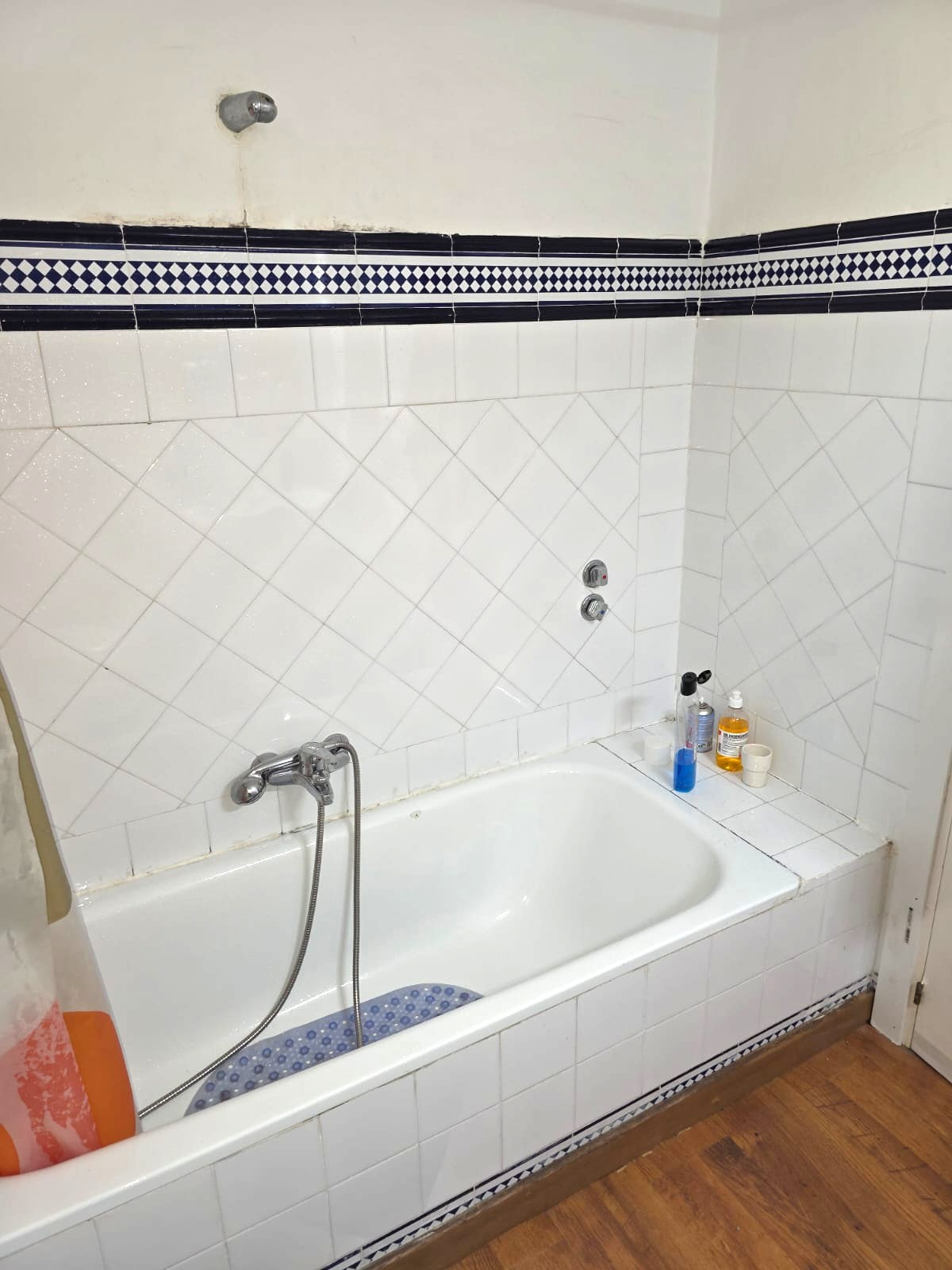 Casa adosada en Gran Alacant con 3 habitaciones y piscina privada .