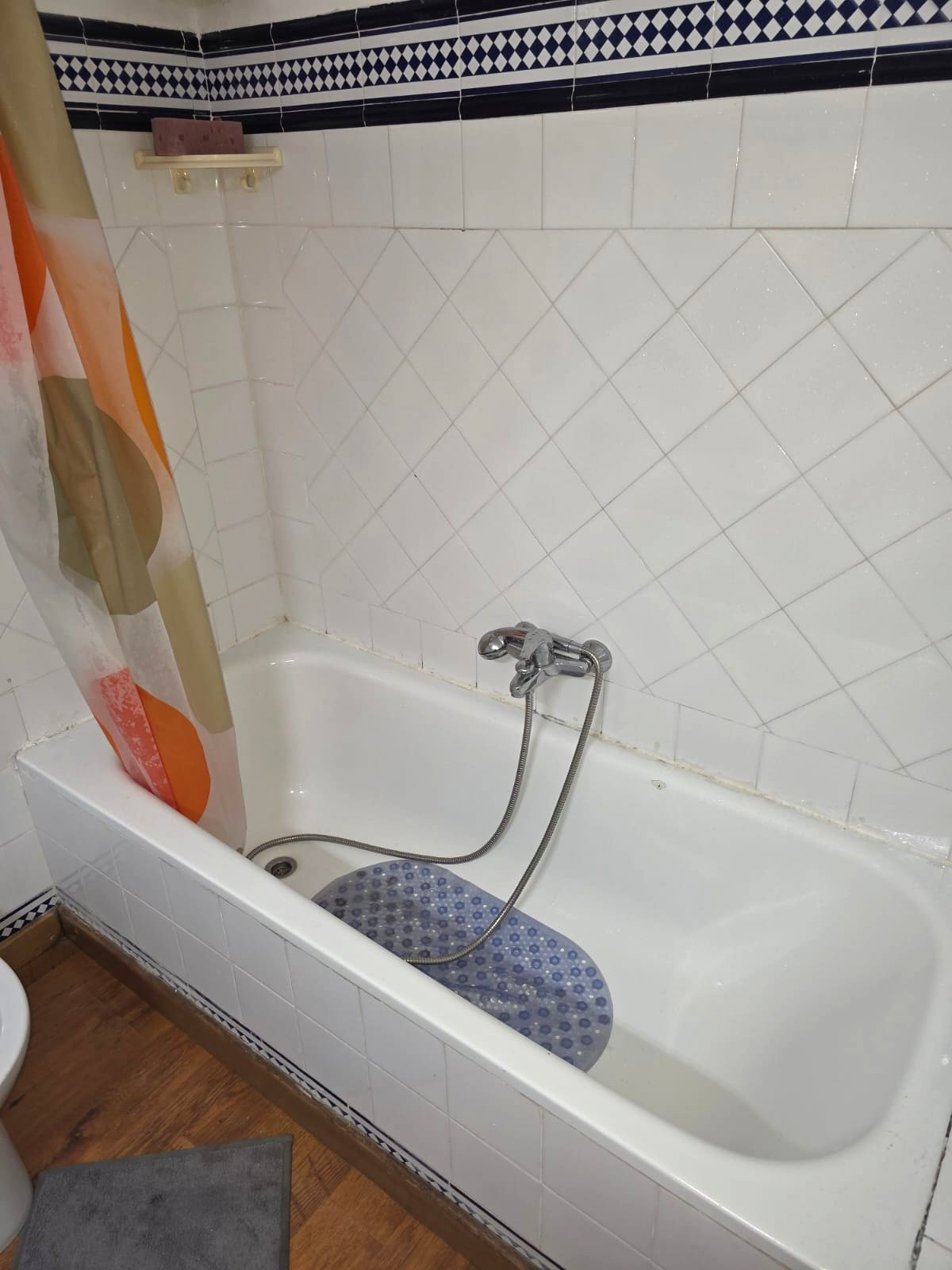 Casa adosada en Gran Alacant con 3 habitaciones y piscina privada .