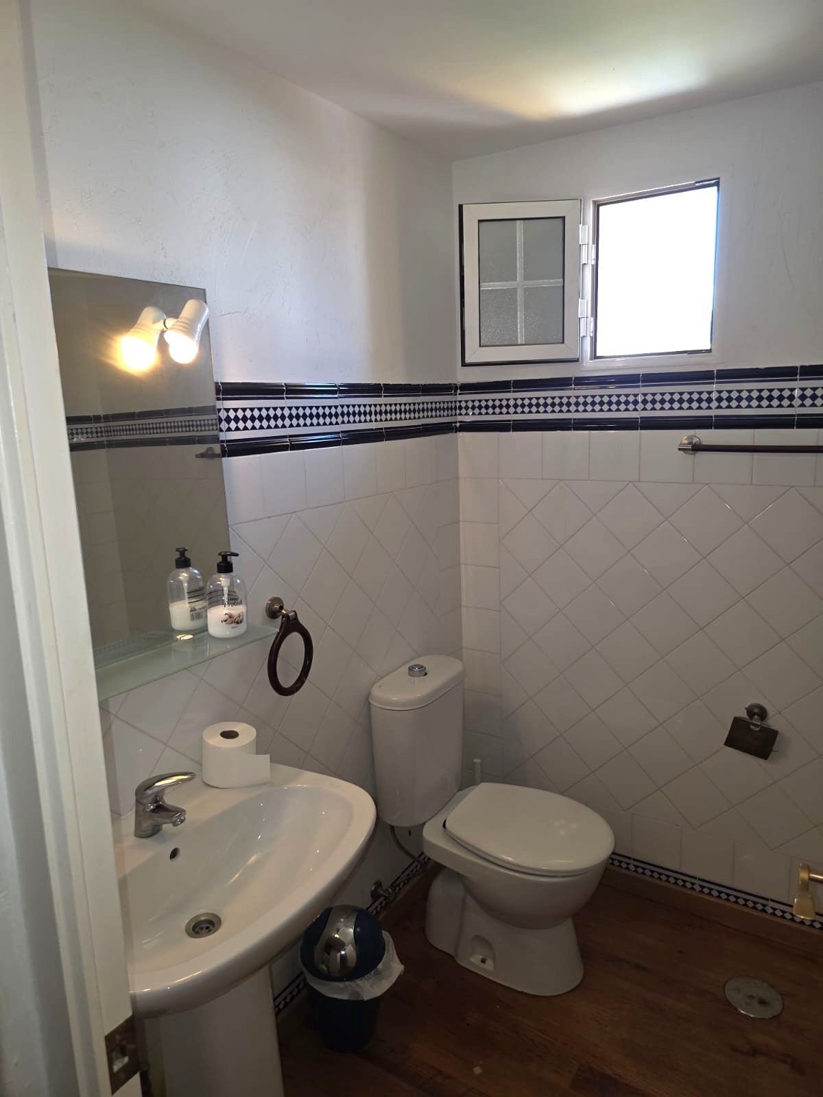 Casa adosada en Gran Alacant con 3 habitaciones y piscina privada .
