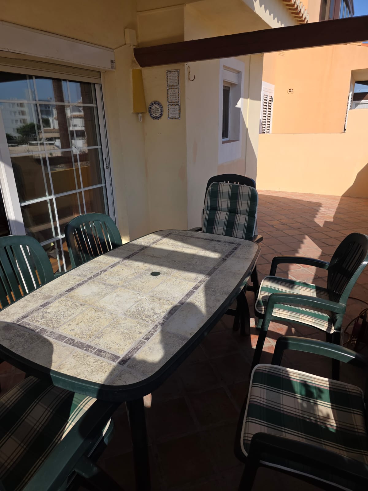 Casa adosada en Gran Alacant con 3 habitaciones y piscina privada .