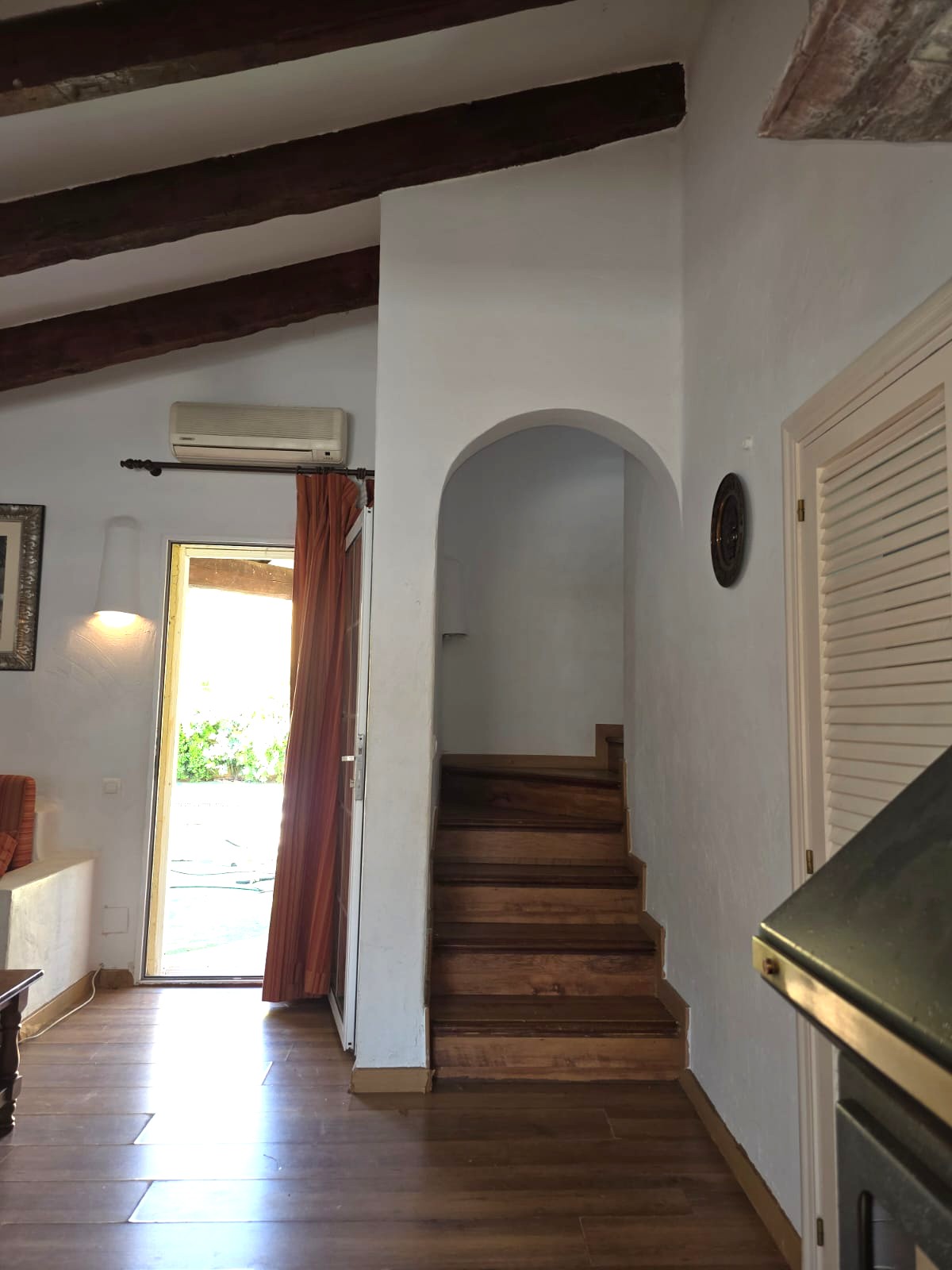 Casa adosada en Gran Alacant con 3 habitaciones y piscina privada .
