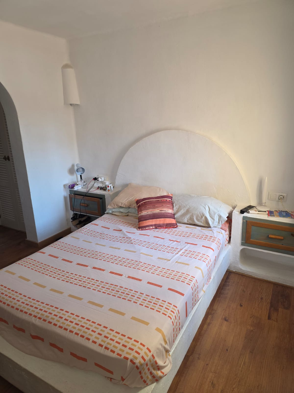 Casa adosada en Gran Alacant con 3 habitaciones y piscina privada .