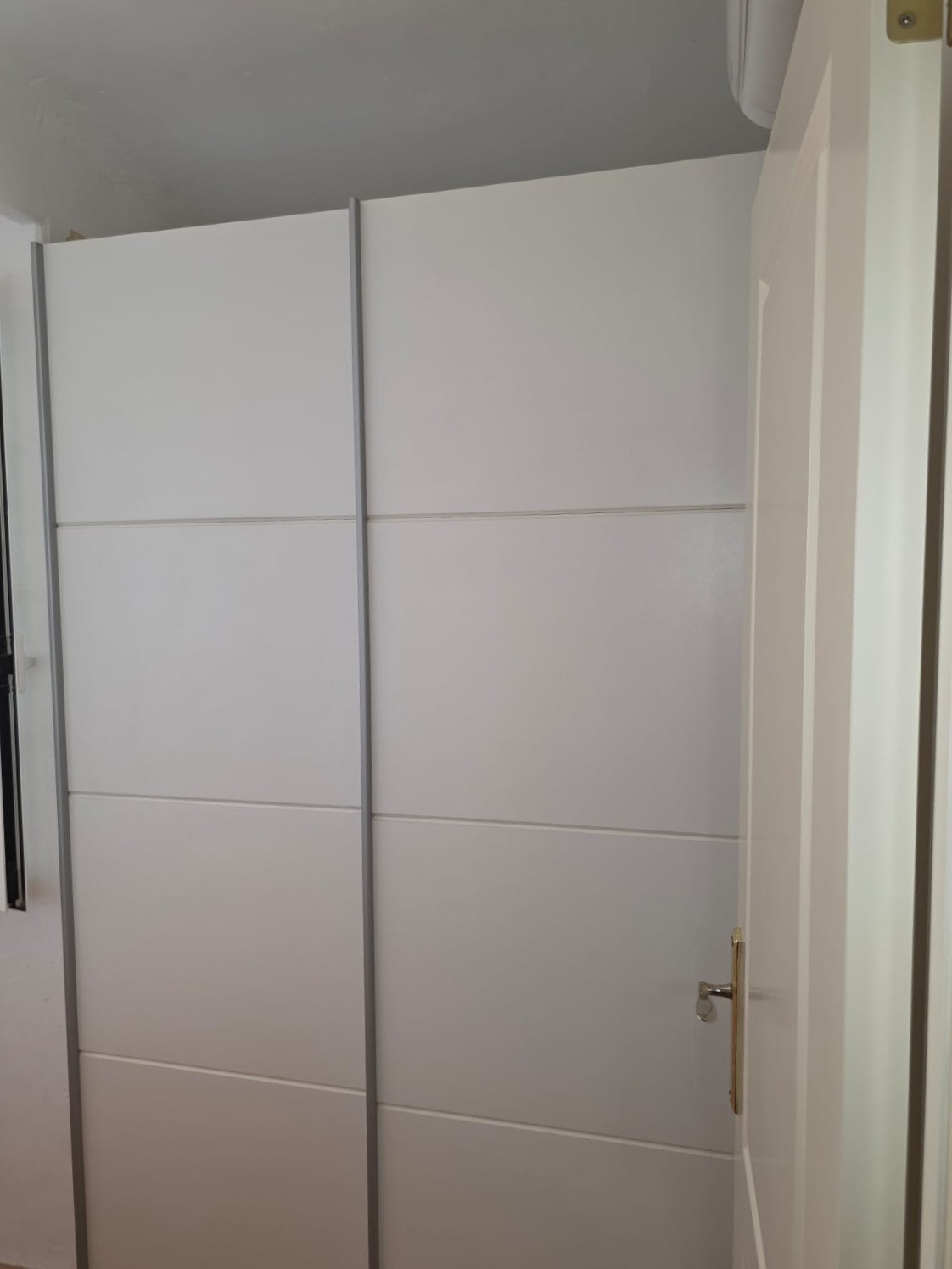 Casa adosada en Gran Alacant con 3 habitaciones y piscina privada .