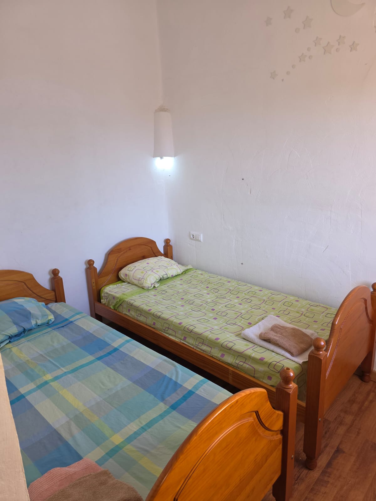Casa adosada en Gran Alacant con 3 habitaciones y piscina privada .