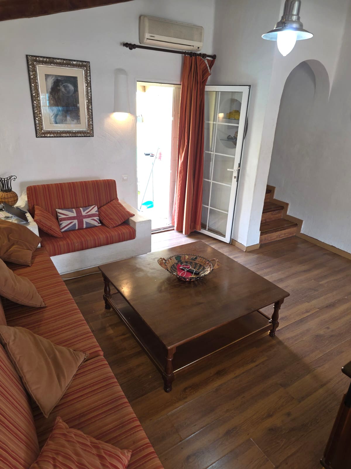 Casa adosada en Gran Alacant con 3 habitaciones y piscina privada .