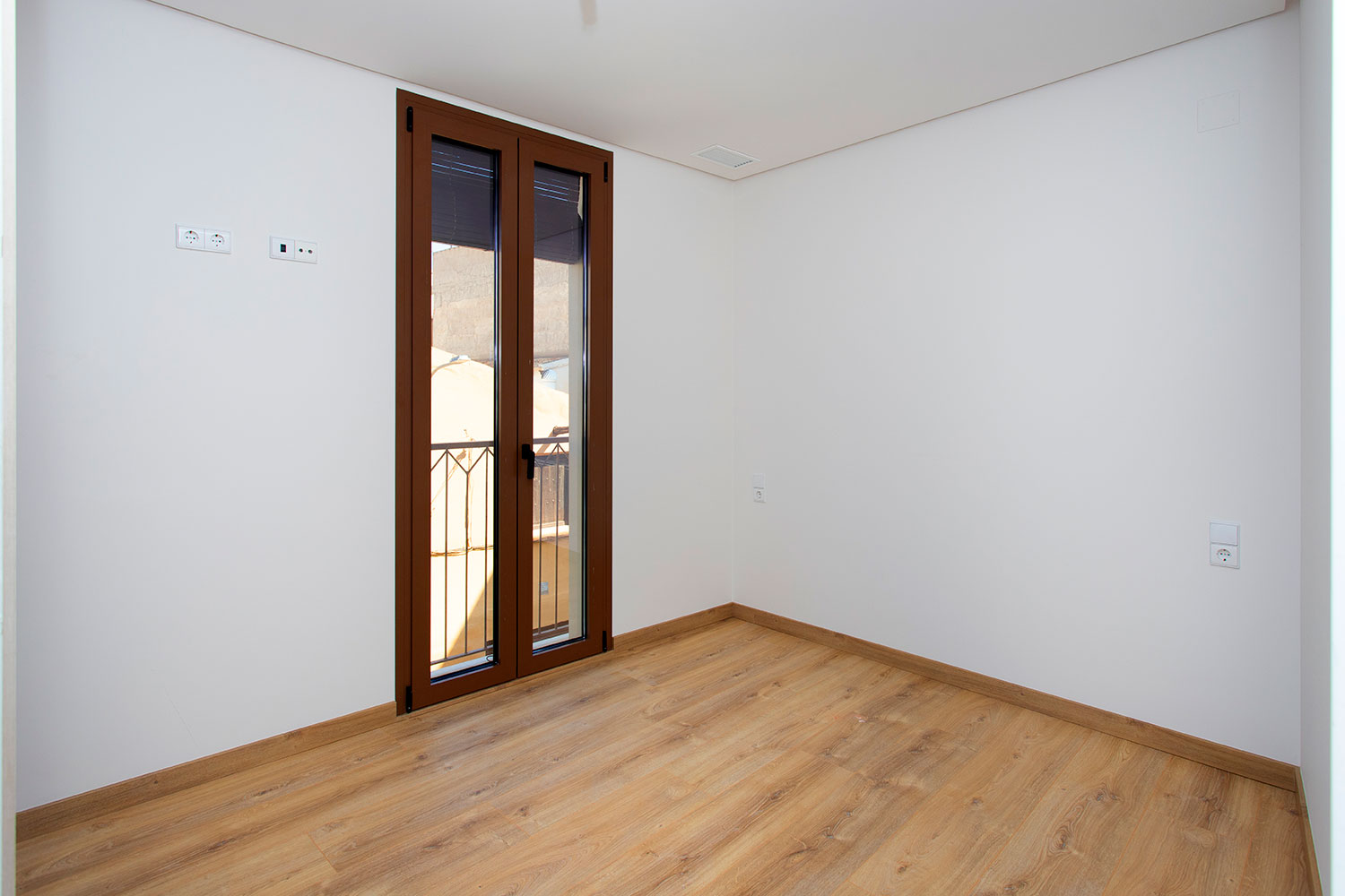 Ultimo Apartamento en venta de 3 dormitorios en Hondón de las Nieves - LLAVE EN MANO -