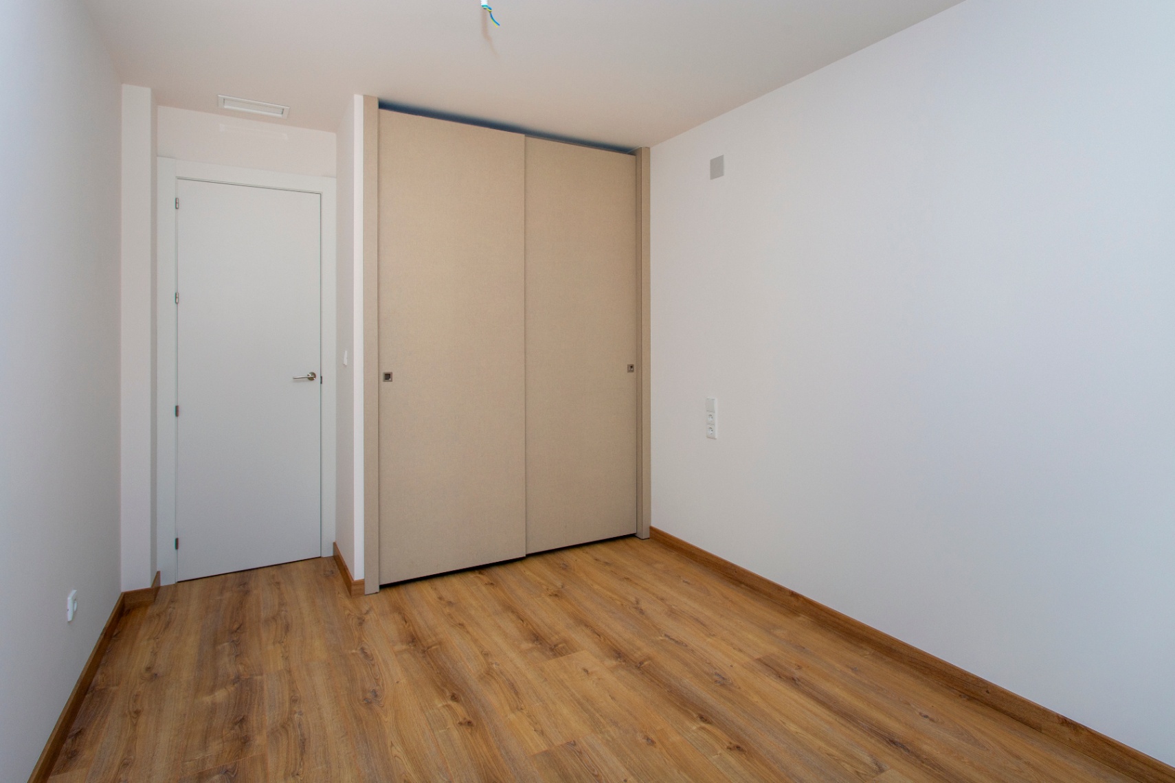 Apartamento nuevo de 3 habitaciones en Hondón de las Nieves