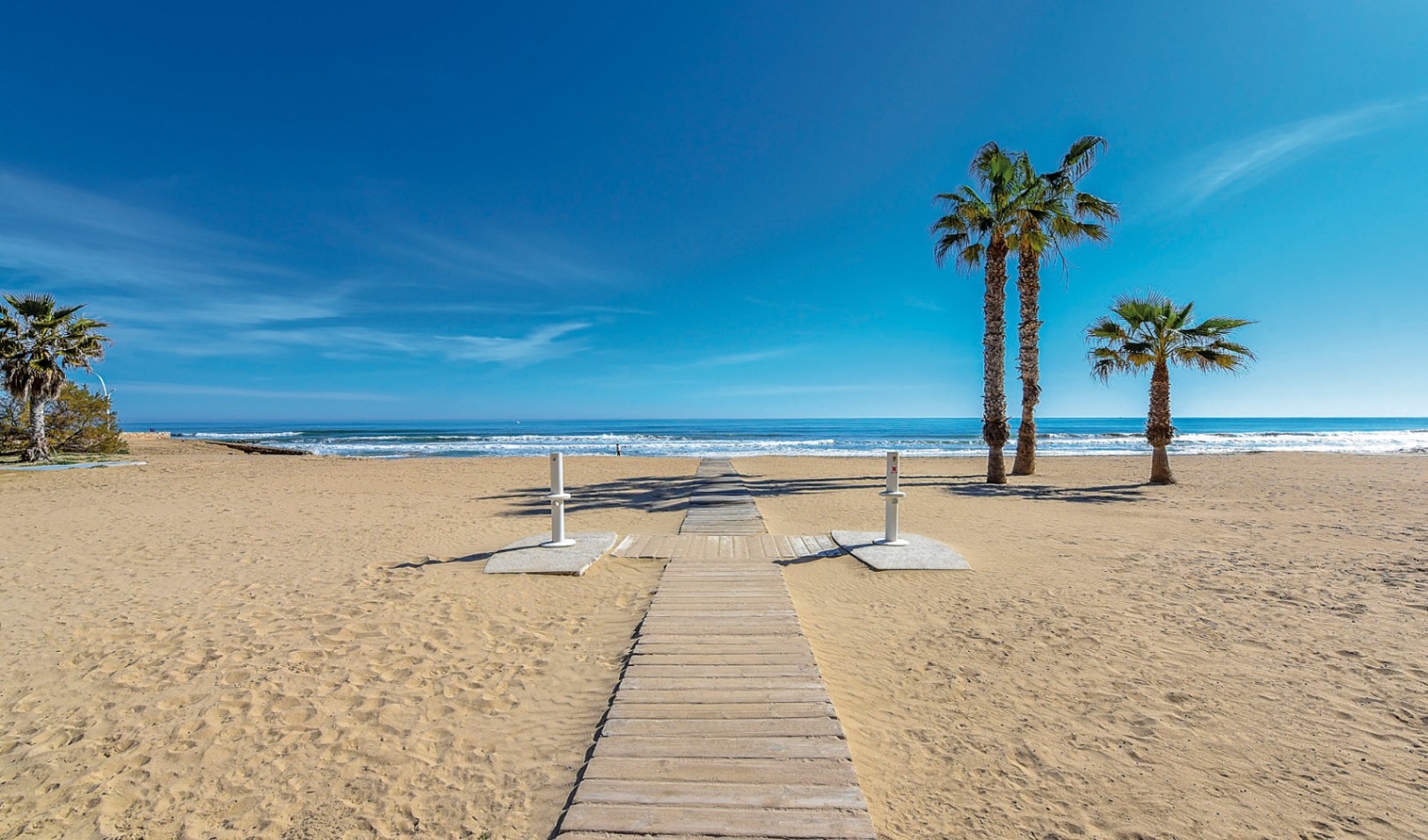 Fantásticos apartamentos con vistas al mar .
