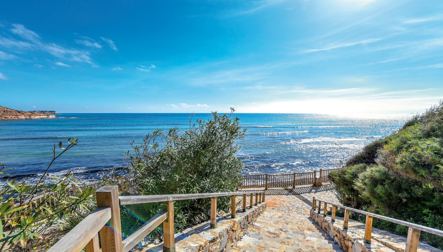 Fantásticos apartamentos con vistas al mar .