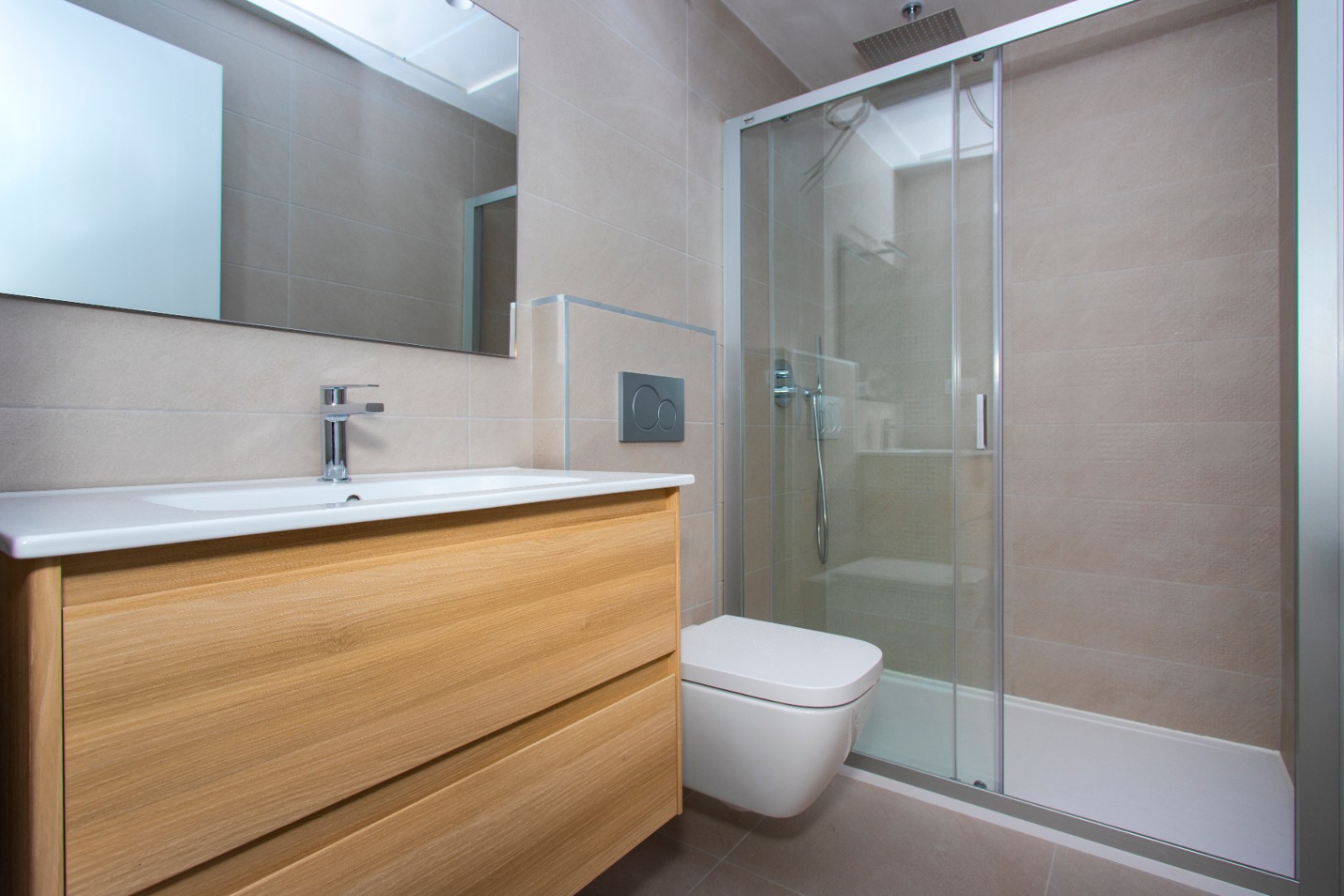 Apartamento nuevo de 3 habitaciones en Santa Pola con piscina