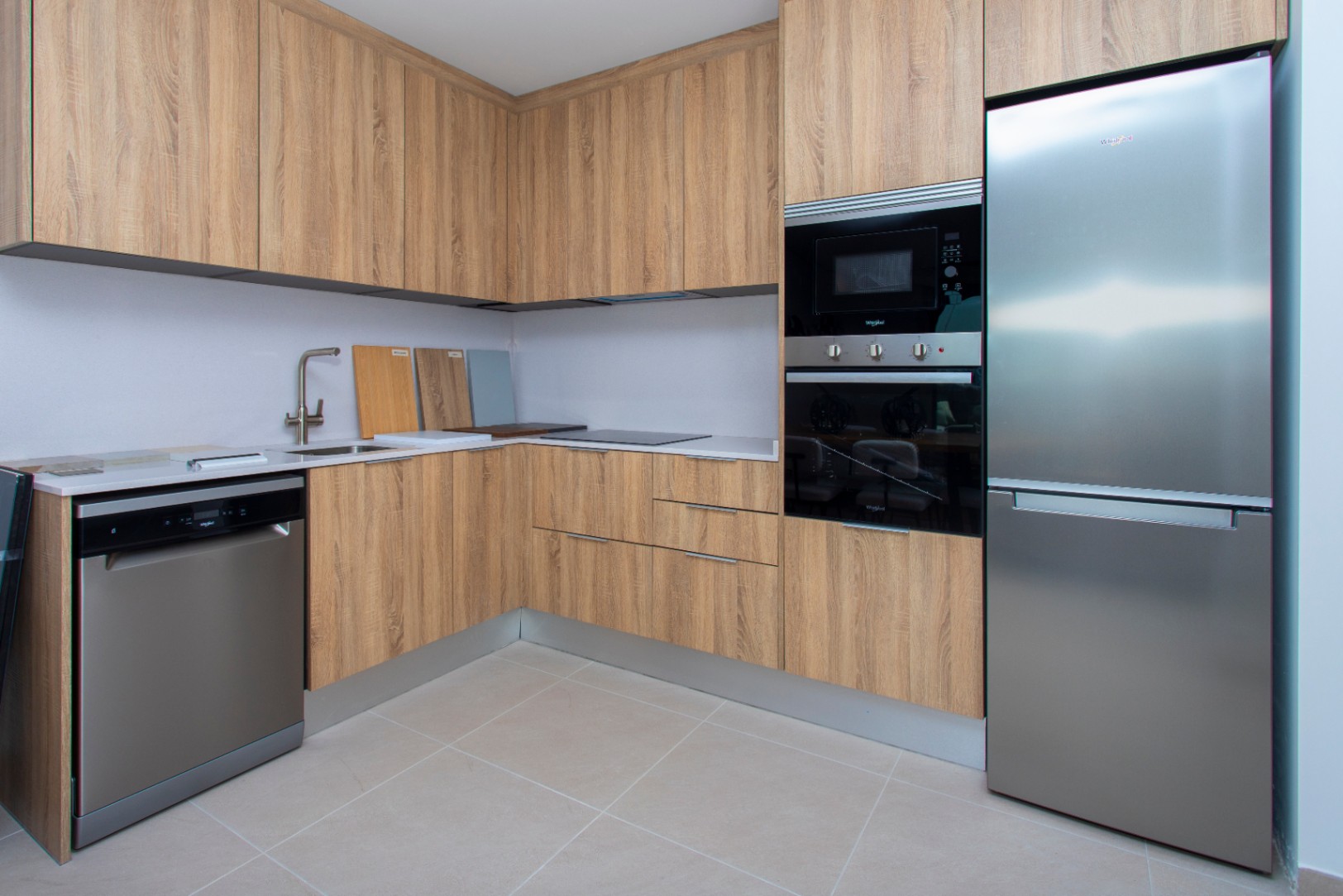Apartamento nuevo de 3 habitaciones en Santa Pola con piscina