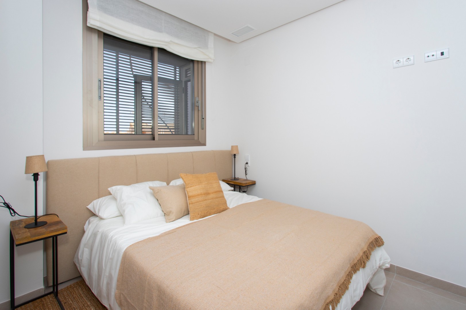 Apartamento nuevo de 3 habitaciones en Santa Pola con piscina