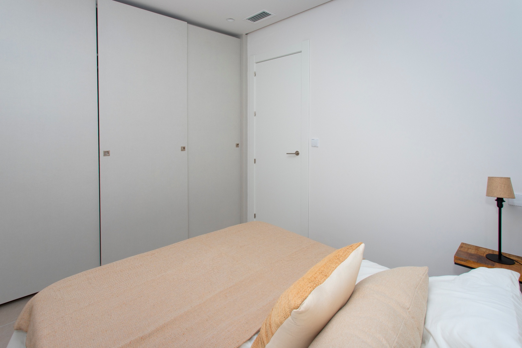 Apartamento nuevo de 3 habitaciones en Santa Pola con piscina