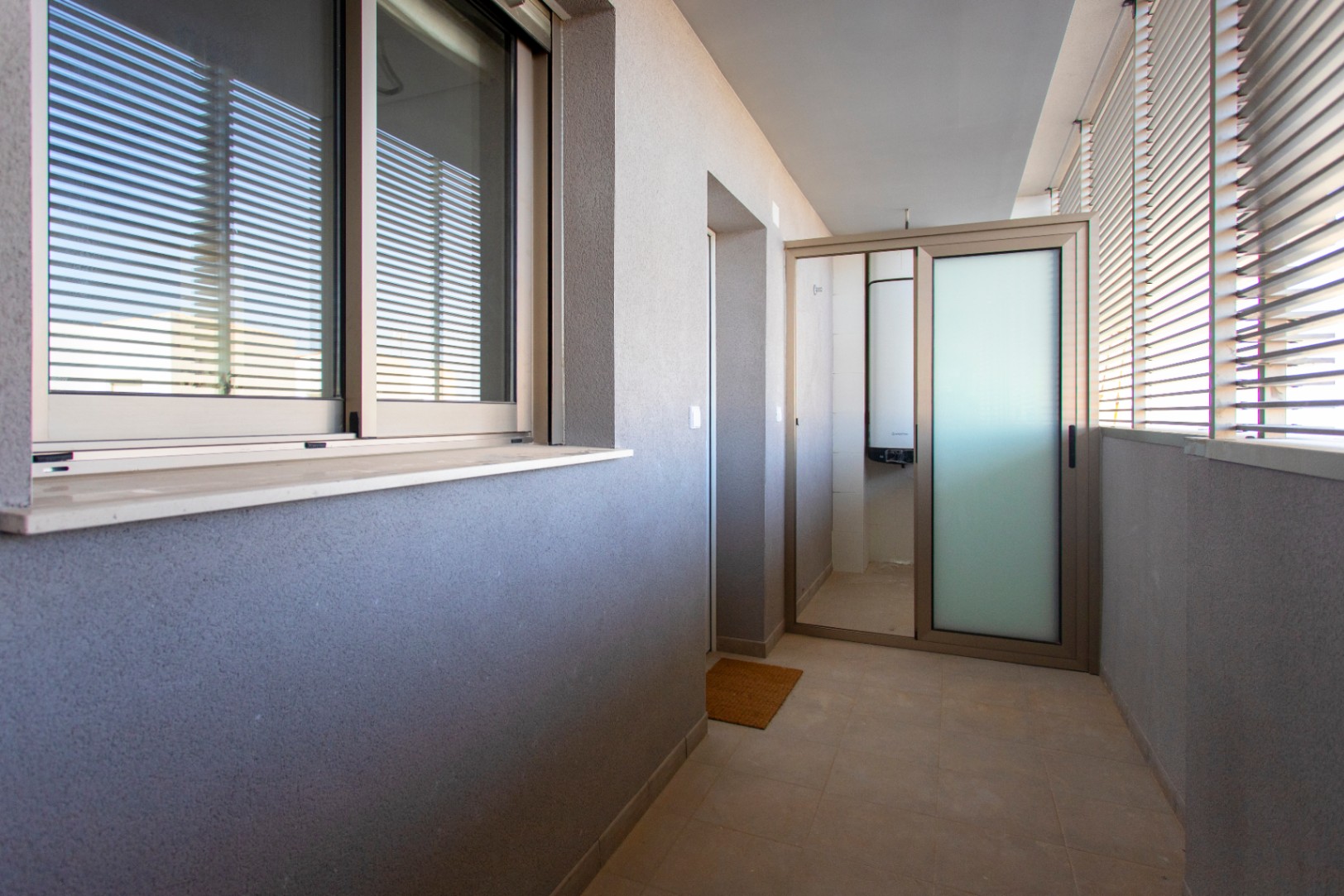 Apartamento nuevo de 3 habitaciones en Santa Pola con piscina