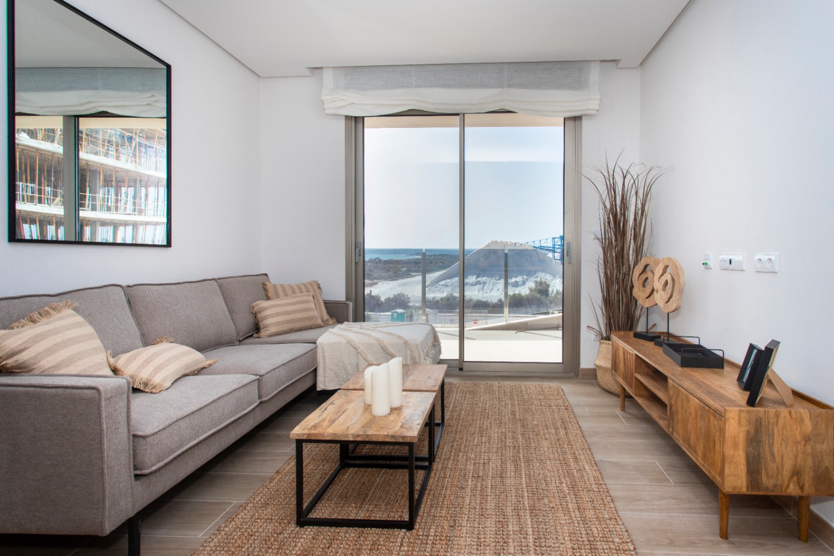 Apartamento nuevo de 3 habitaciones en Santa Pola con piscina