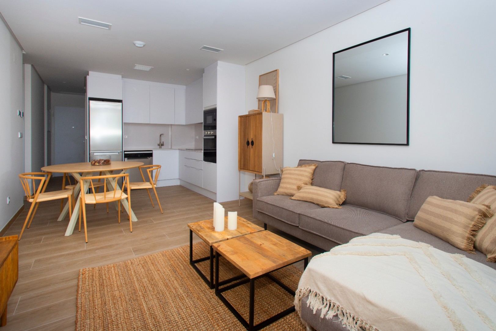 Apartamento nuevo de 3 habitaciones en Santa Pola con piscina