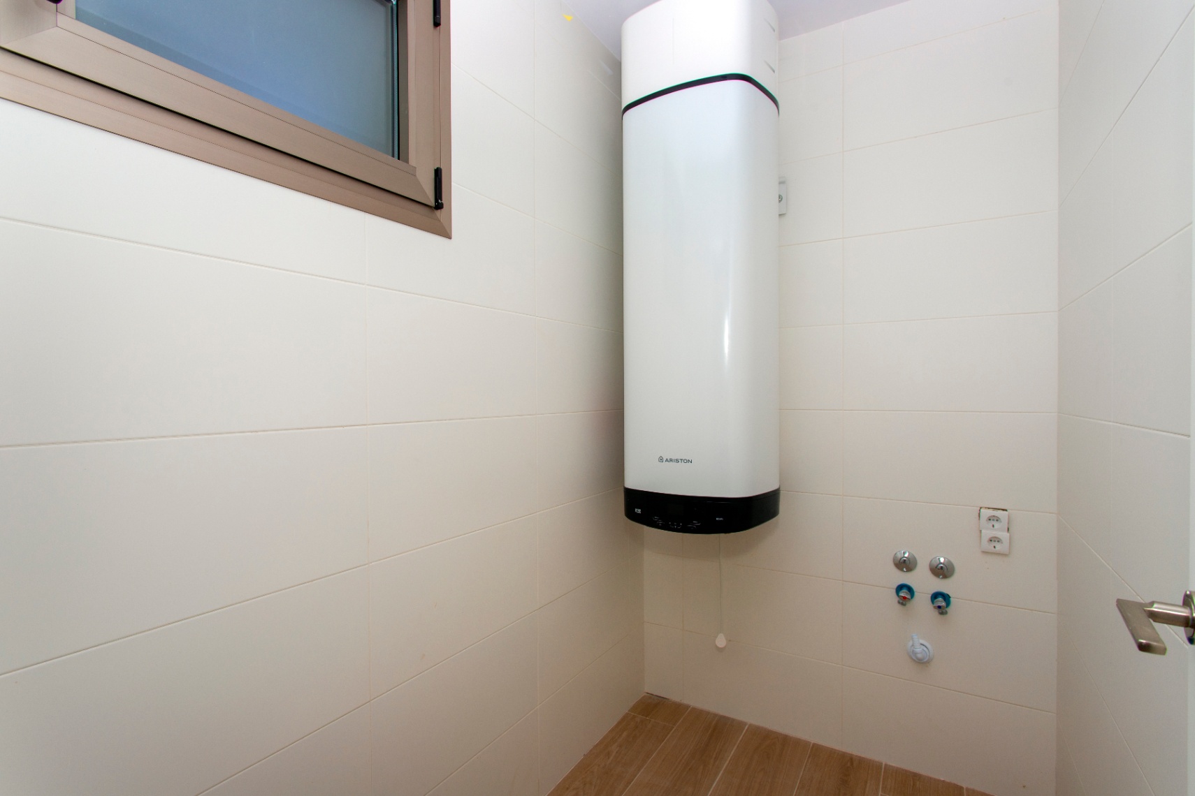 Apartamento nuevo de 3 habitaciones en Santa Pola con piscina