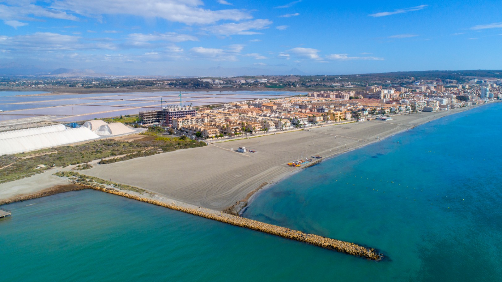 Apartamento nuevo de 3 habitaciones en Santa Pola con piscina
