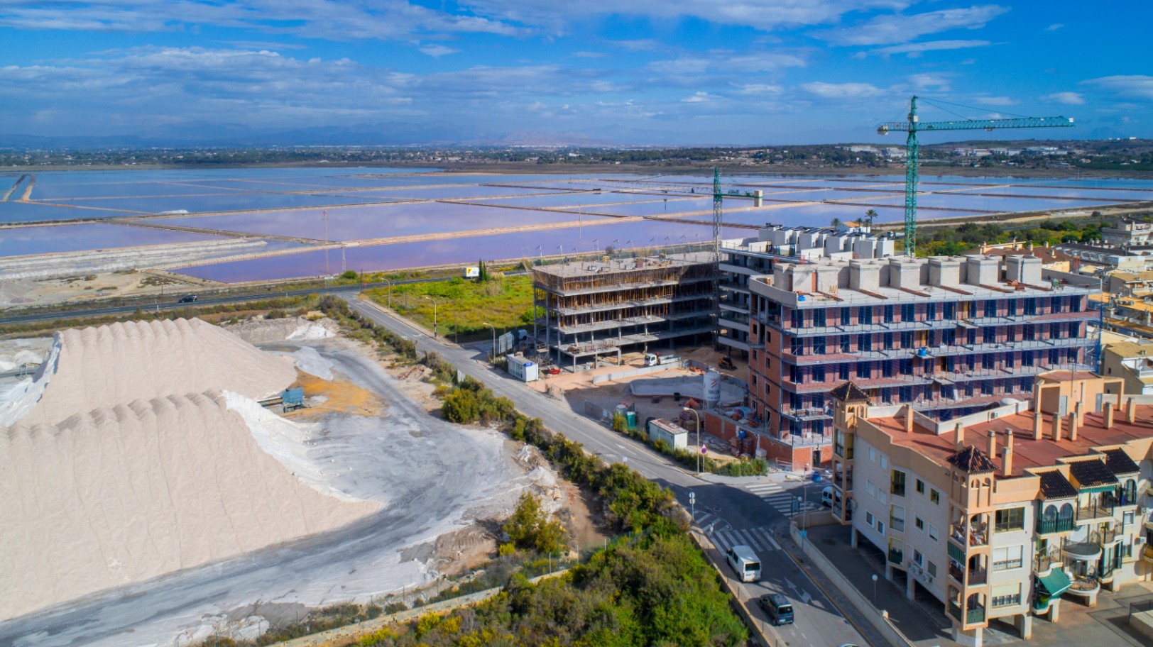 Apartamento nuevo de 3 habitaciones en Santa Pola con piscina