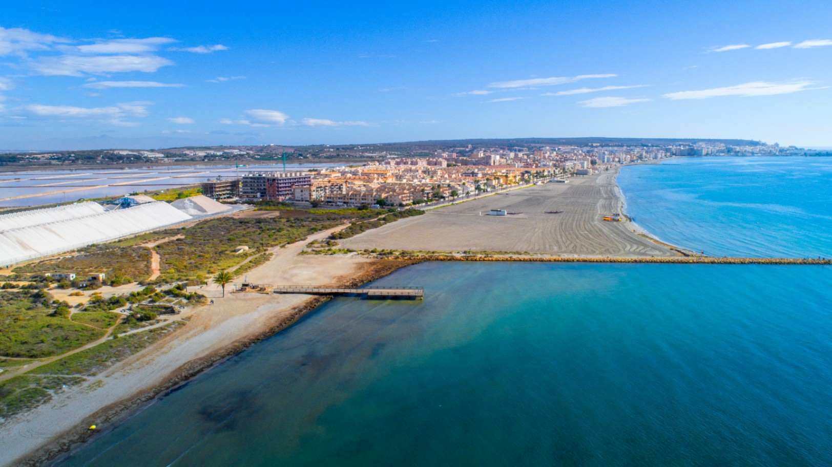 Apartamento nuevo de 3 habitaciones en Santa Pola con piscina