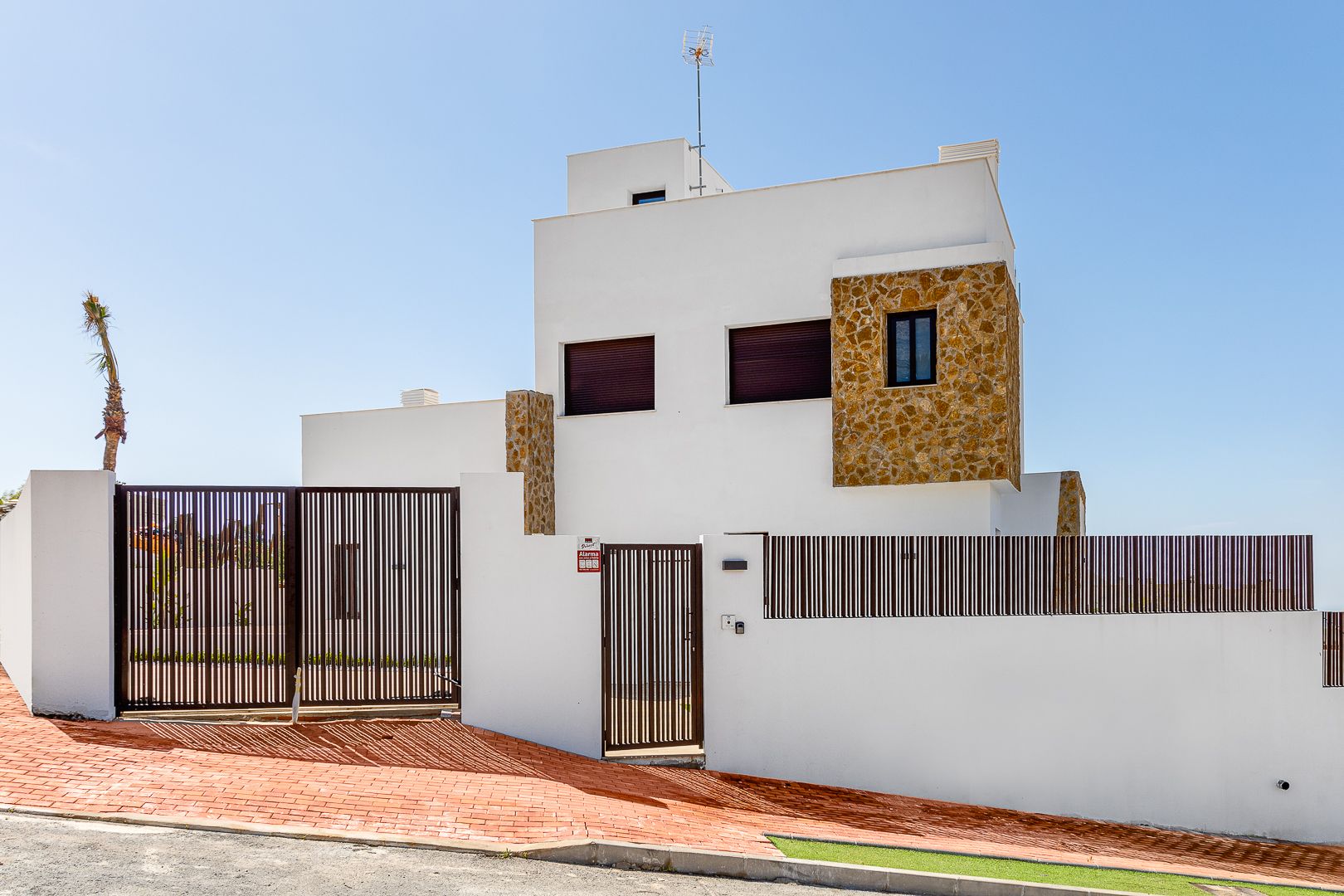 Preciosas villas con vistas al mar .