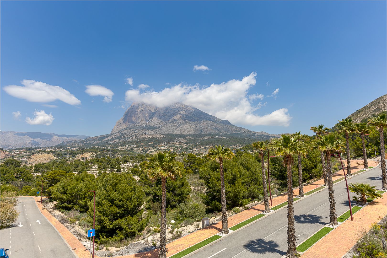 Preciosas villas con vistas al mar .