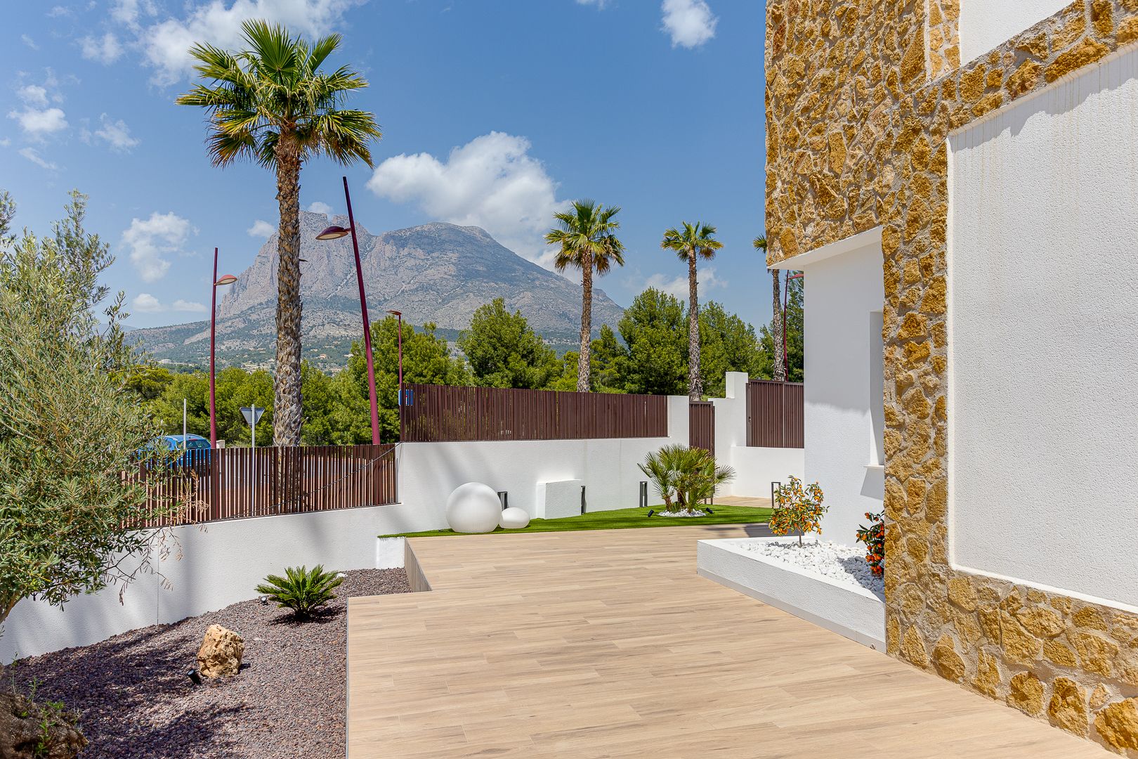Preciosas villas con vistas al mar .