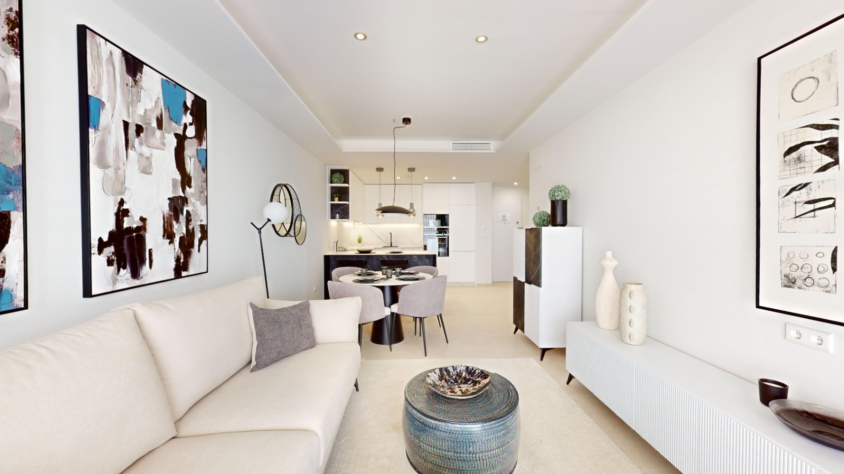 Precioso apartamento con jardín privado .