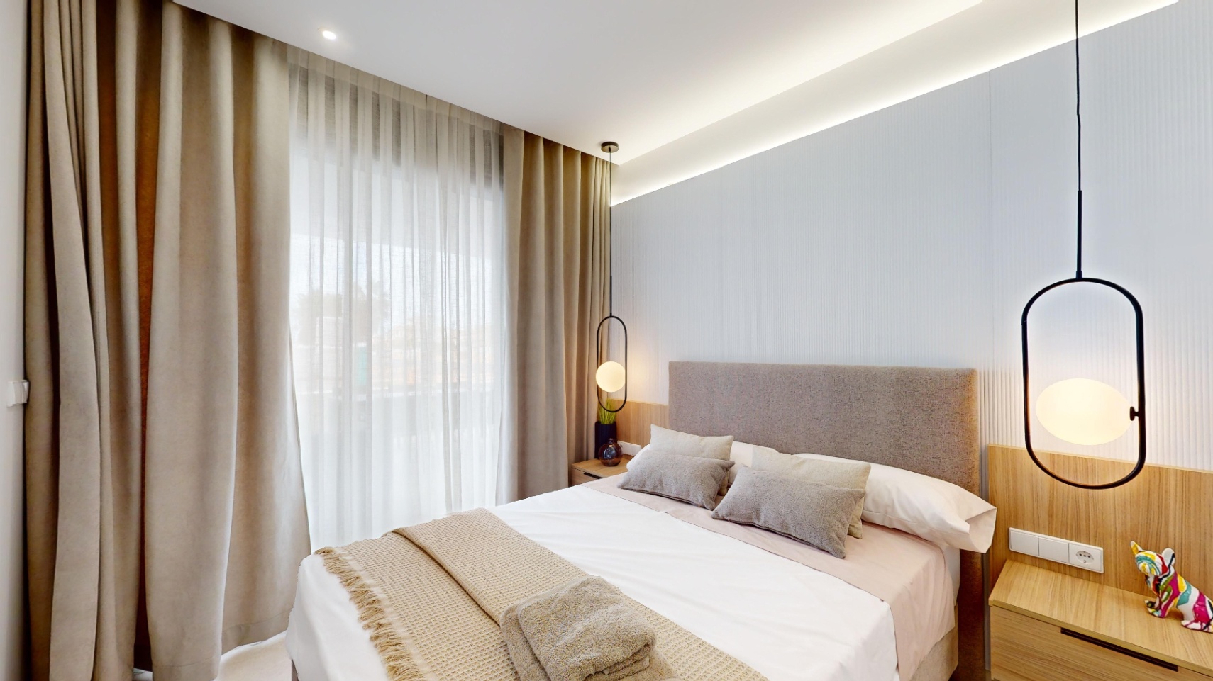 Precioso apartamento con jardín privado .