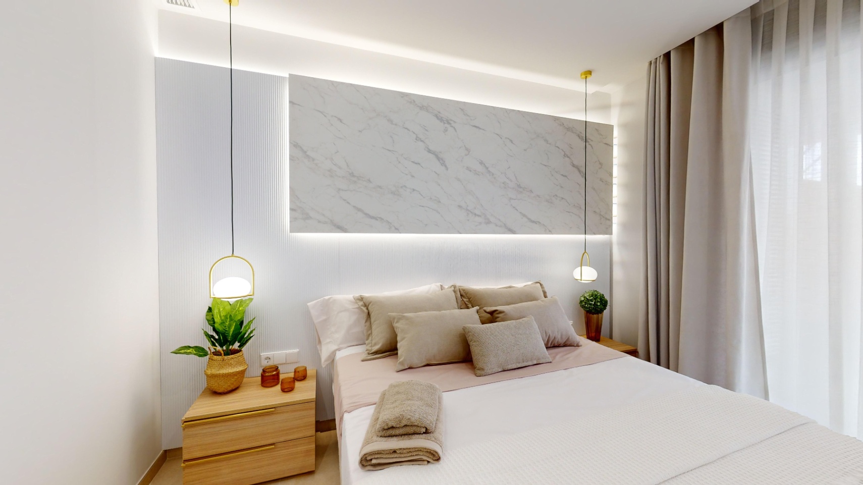 Precioso apartamento con jardín privado .