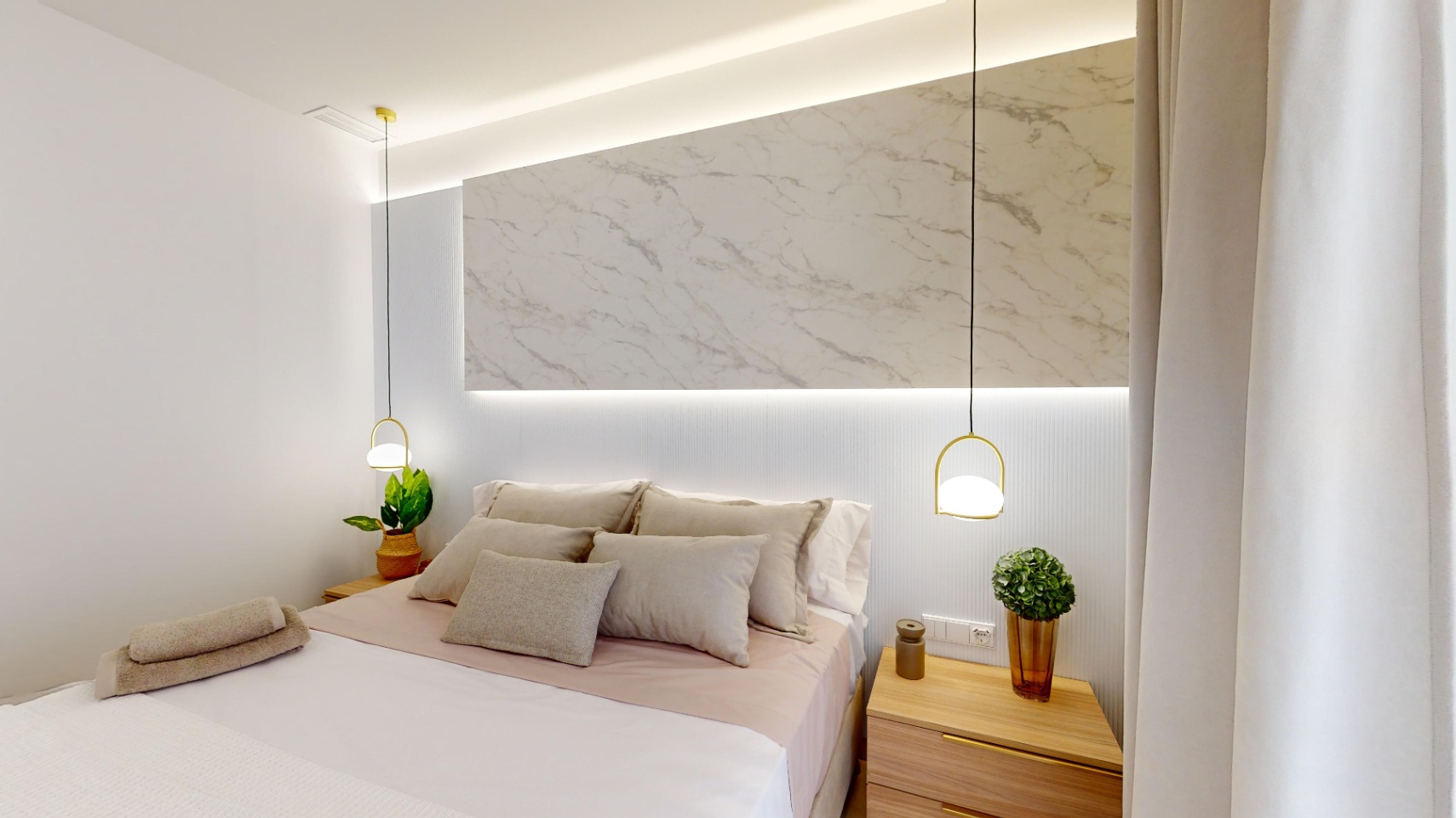 Precioso apartamento con jardín privado .