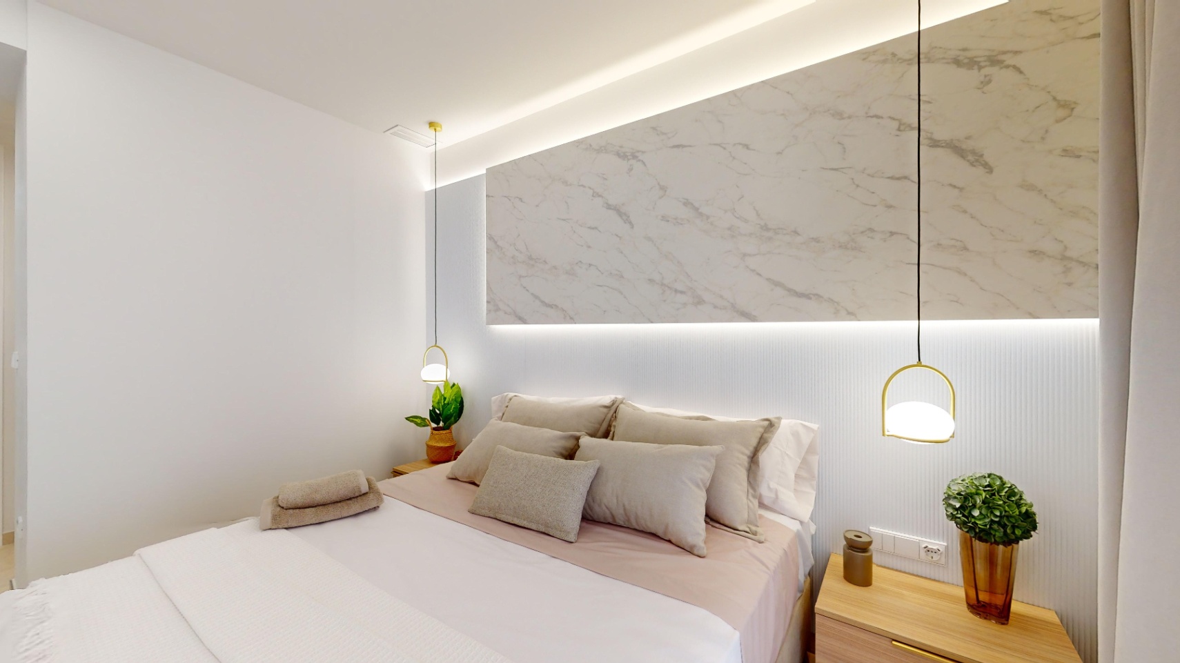 Precioso apartamento con jardín privado .