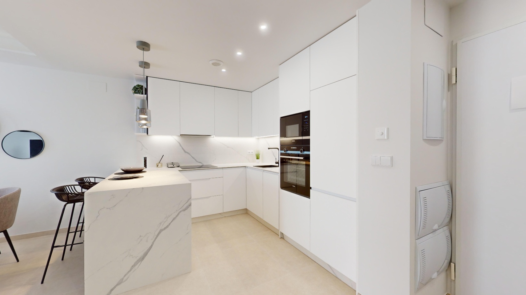 Precioso apartamento con jardín privado .