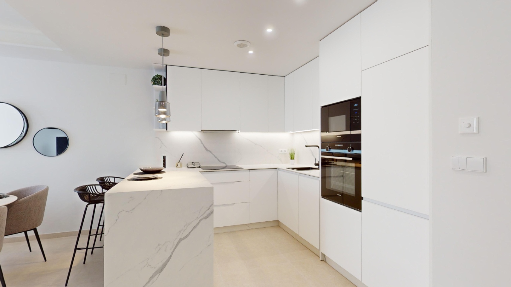 Precioso apartamento con jardín privado .