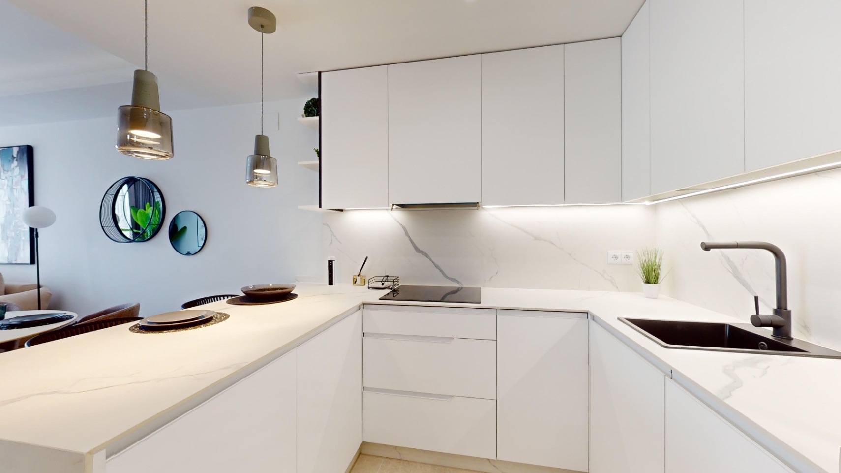 Precioso apartamento con jardín privado .