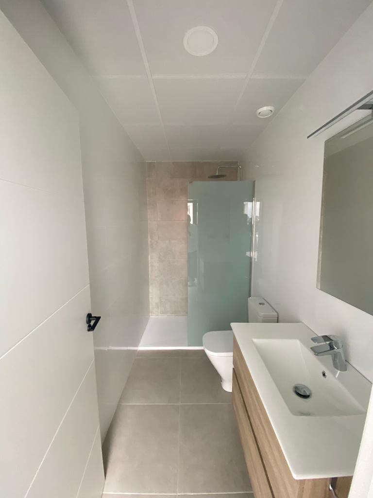 Chalet zu verkaufen mit 3 Schlafzimmern und Pool in Los Alcázares
