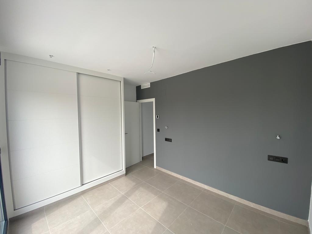 Chalet zu verkaufen mit 3 Schlafzimmern und Pool in Los Alcázares