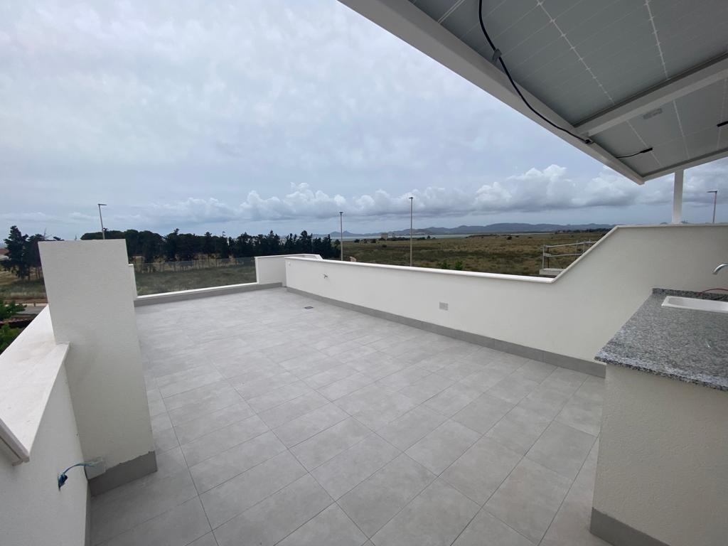 Chalet zu verkaufen mit 3 Schlafzimmern und Pool in Los Alcázares