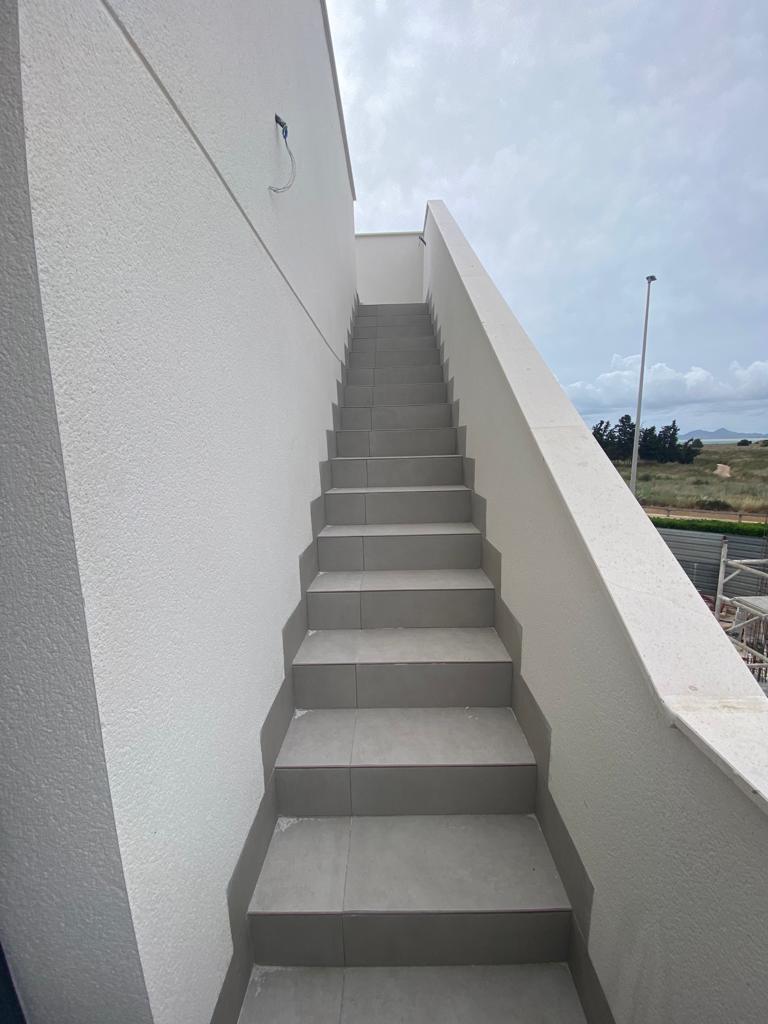 Chalet zu verkaufen mit 3 Schlafzimmern und Pool in Los Alcázares