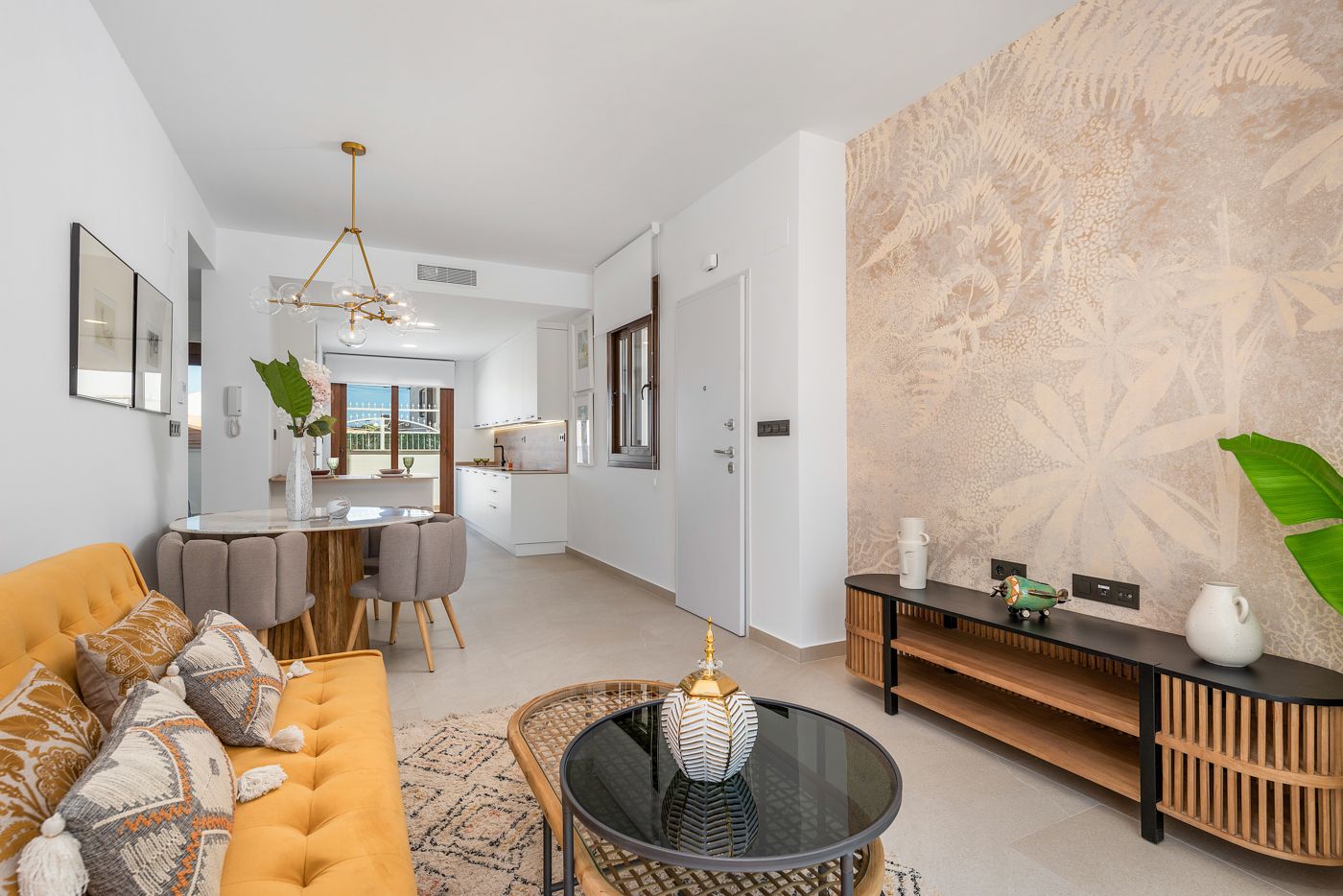 Bonito apartamento en planta baja .