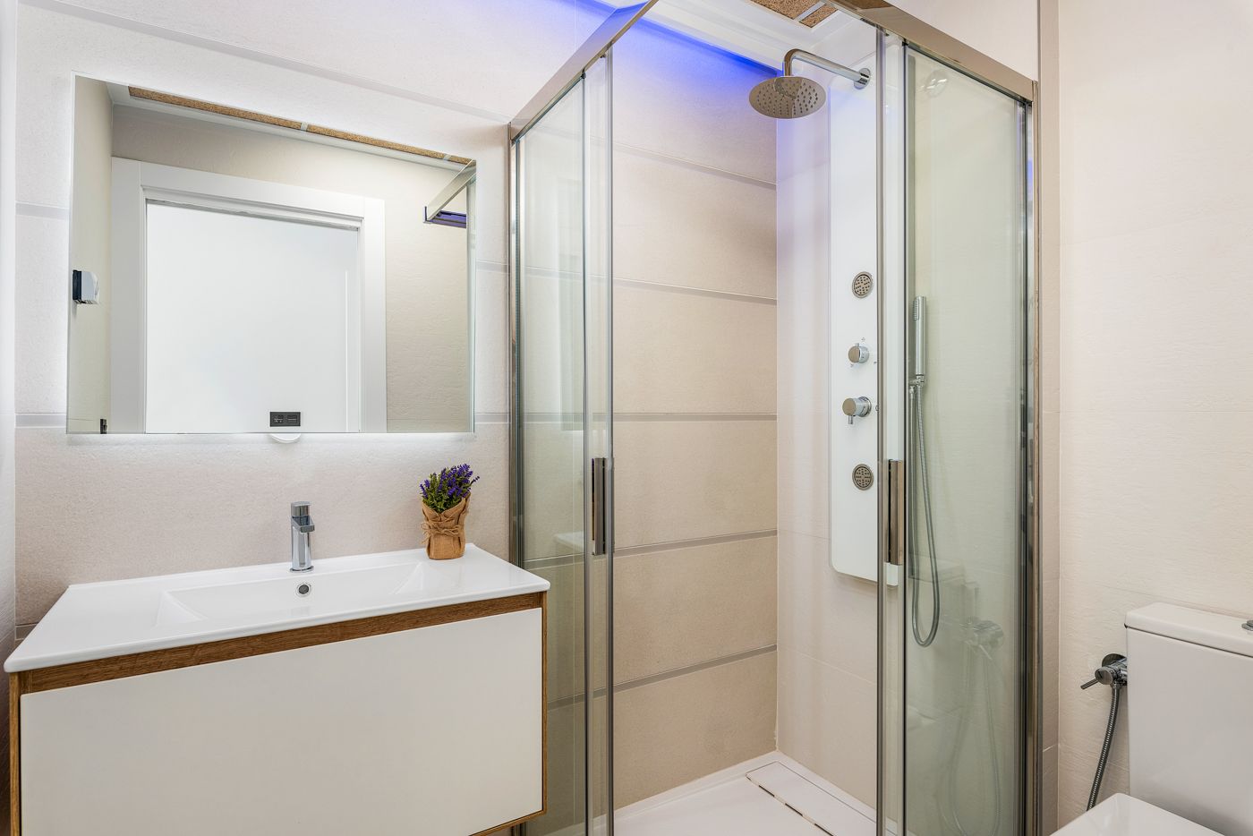 Bonito apartamento en planta baja .