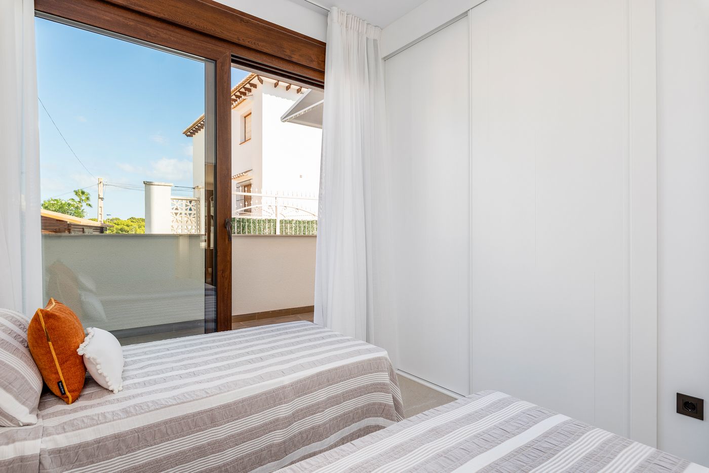 Bonito apartamento en planta baja .