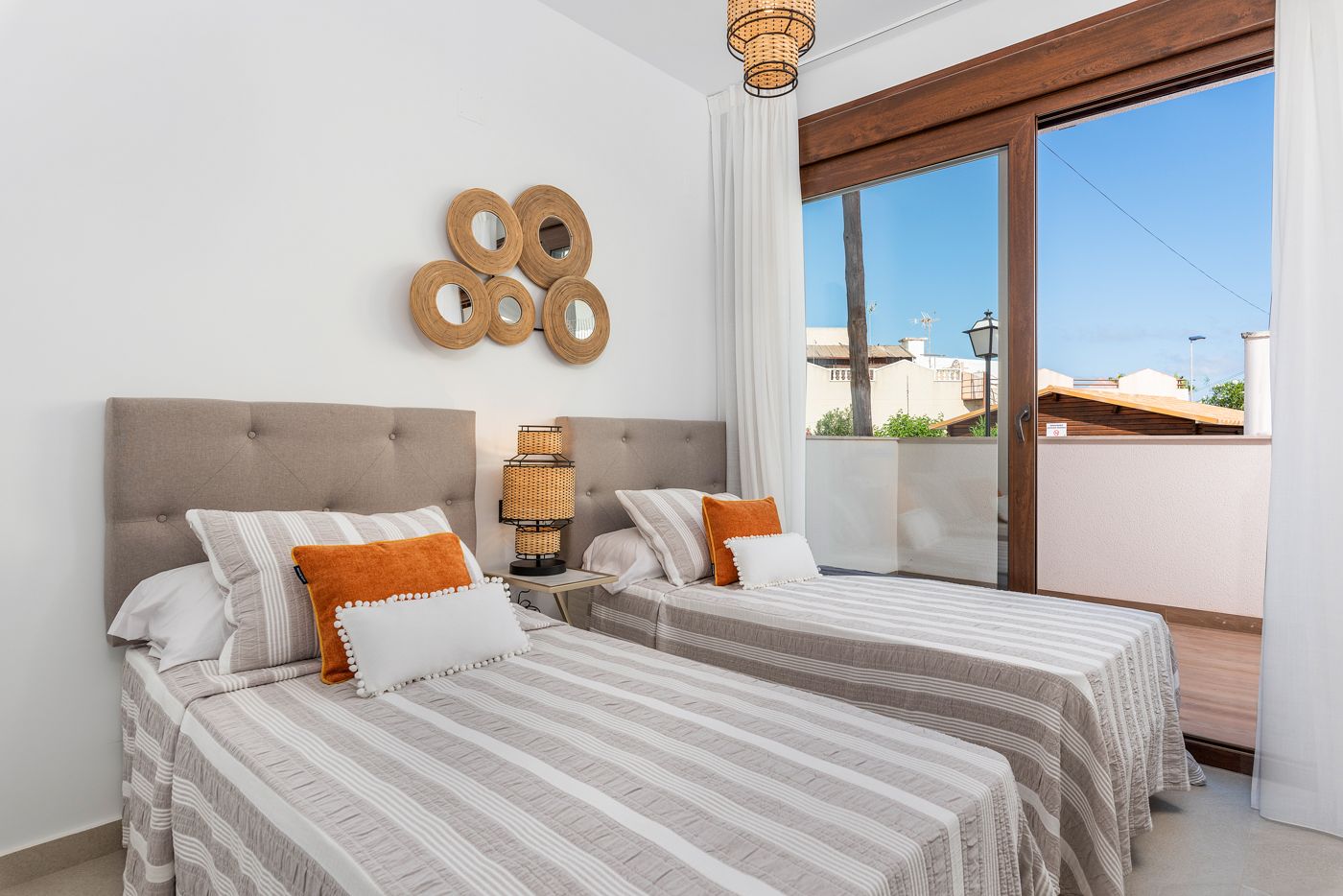 Bonito apartamento en planta baja .